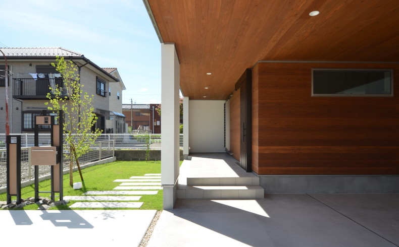 二階リビングの家 写真